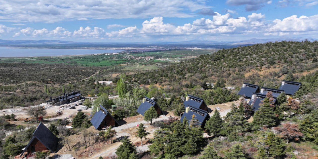 Beyşehirde göl manzaralı bungalov evlerinde sona yaklaşıldı