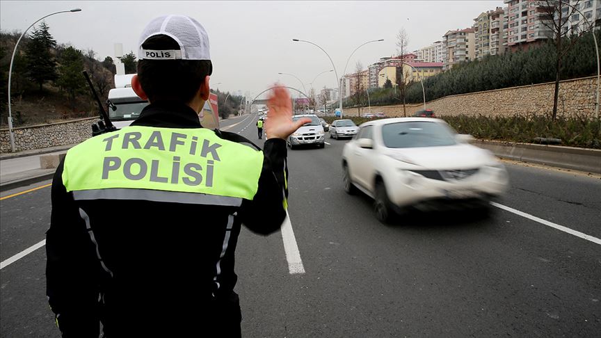 Konya'da kural ihlali yapan sürücülere 937 bin lira ceza kesildi