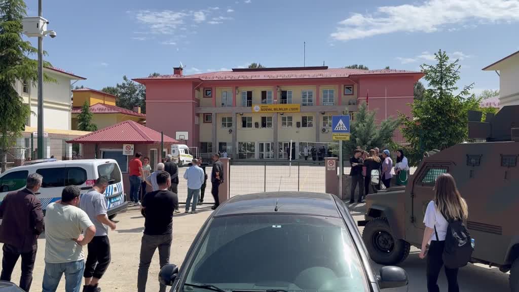 GİRESUN - Lisede silahlı saldırıya uğrayan geçici işçi statüsündeki 2 kız kardeş öldü