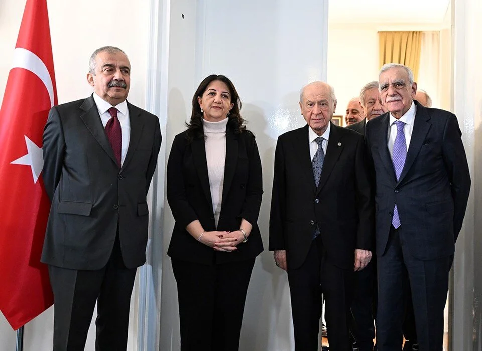 Terör örgütü PKK, silahları bıraktığını açıkladı.