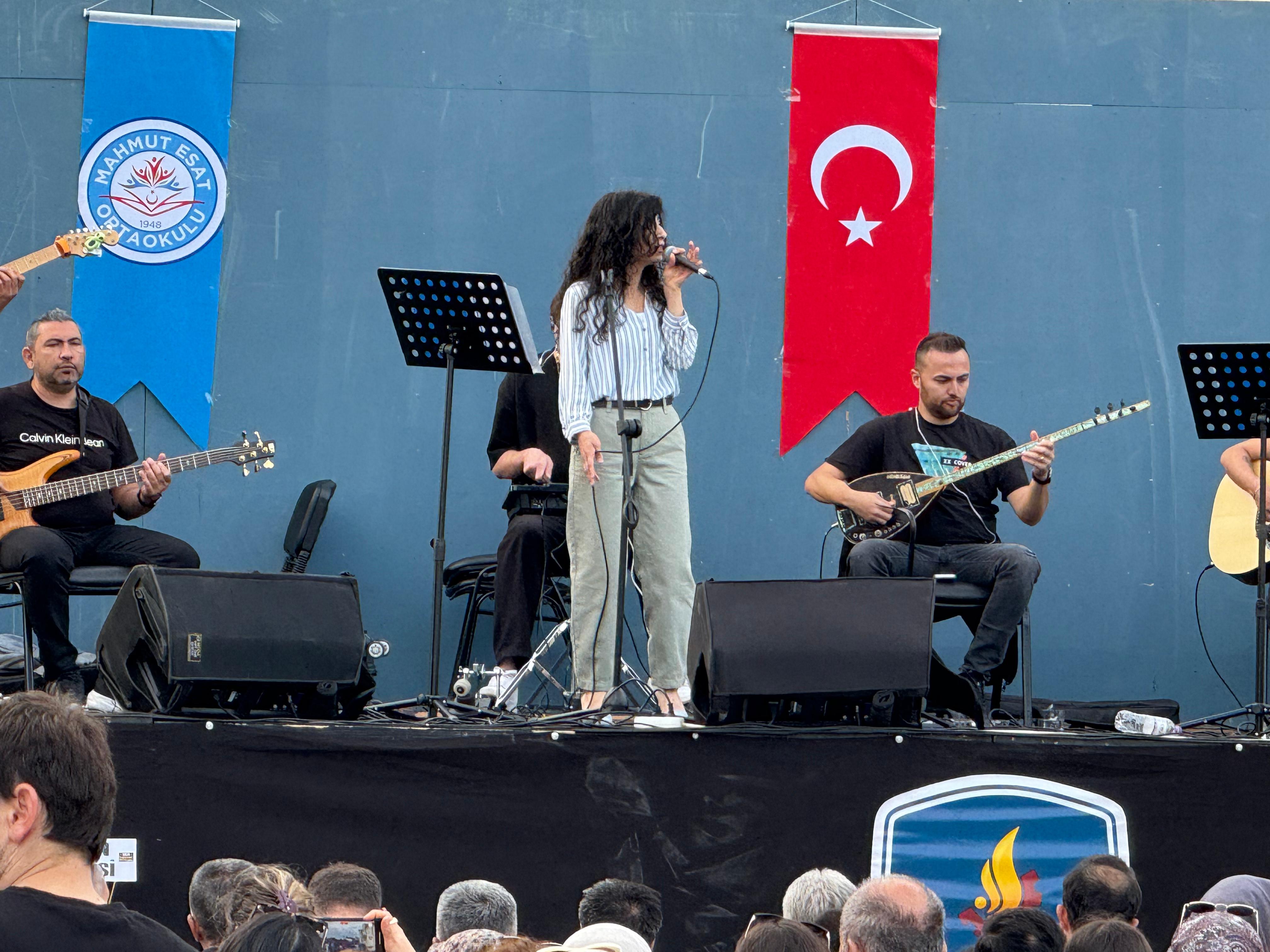 Mahmut Esat Ortaokulu'ndan Açık Hava Konseri