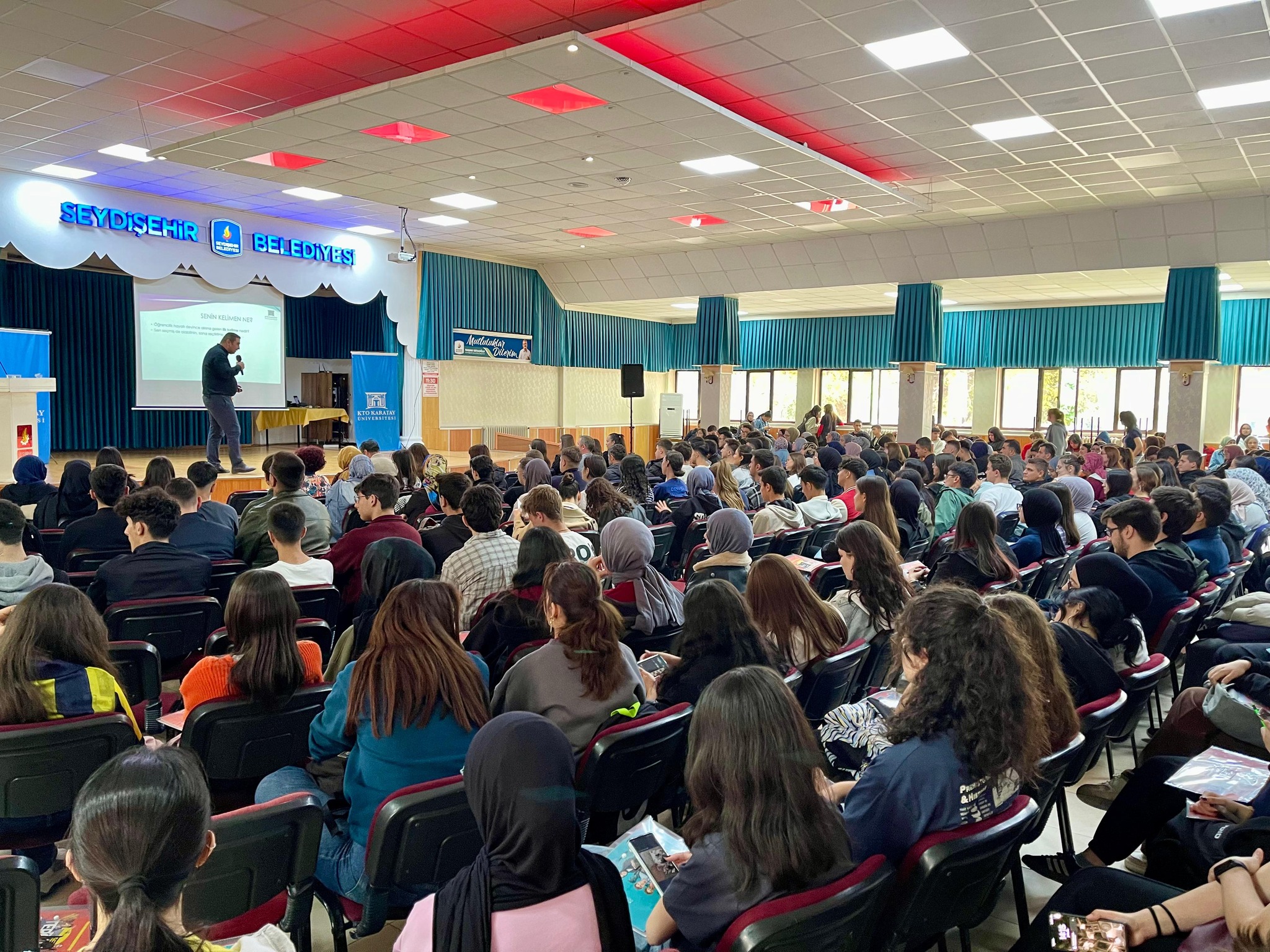 Seydişehir'de 12. Sınıf Öğrencilerine YKS Motivasyon Semineri Düzenlendi