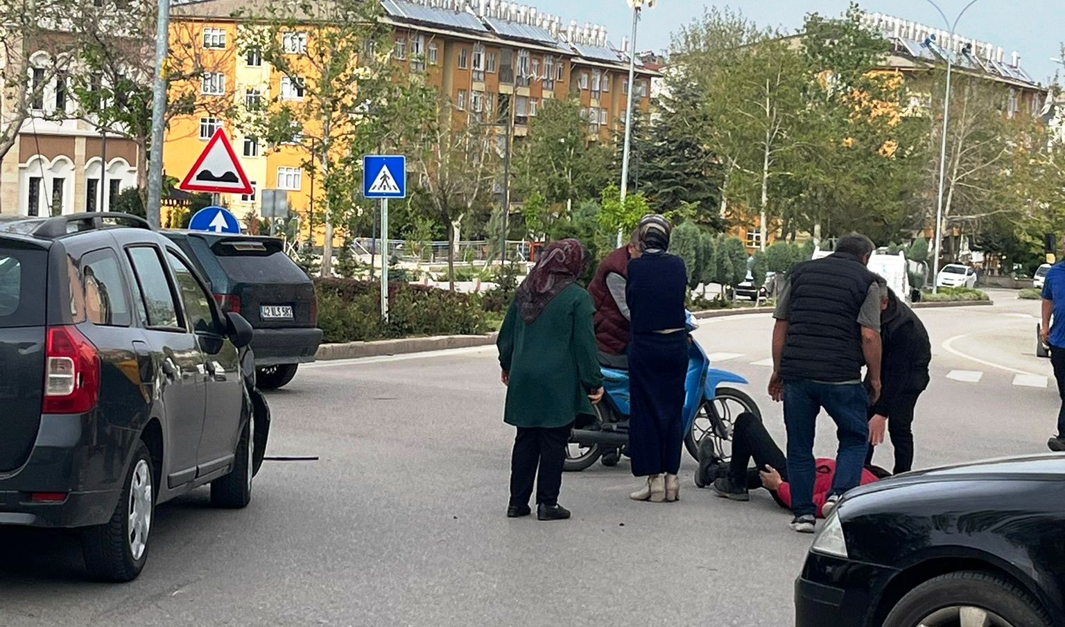 Seydişehir'de Motosiklet Otomobilin Çarpışması Sonucu 1 Yaralı