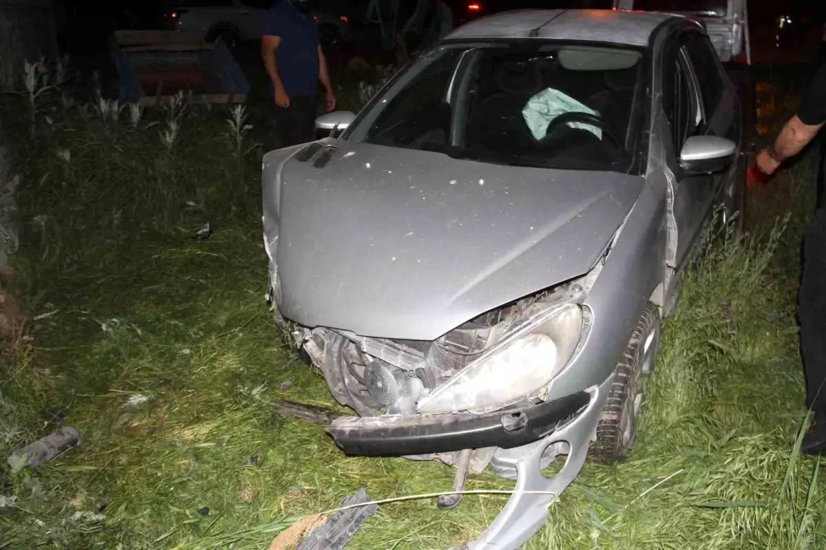 Beyşehir'de otomobille elektrikli golf aracının çarpışması sonucu 3 kişi yaralandı