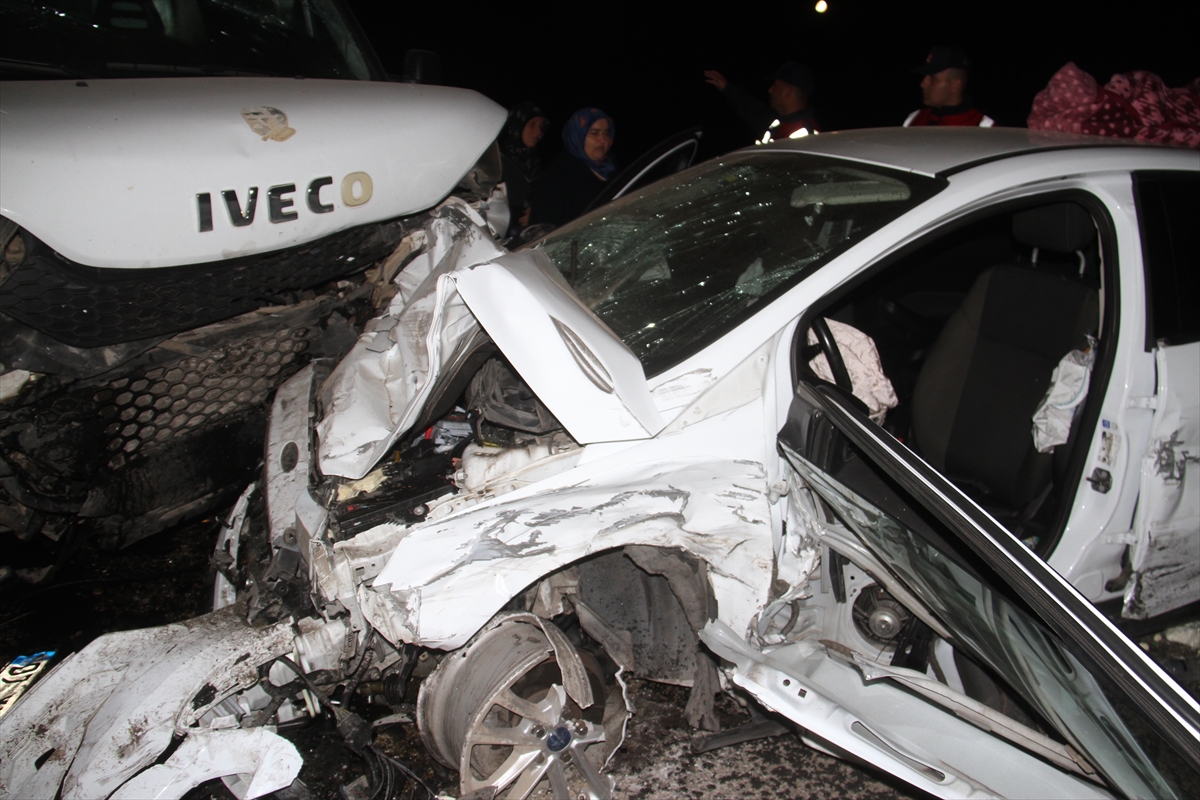 Beyşehir'de zincirleme trafik kazasında 7 kişi yaralandı