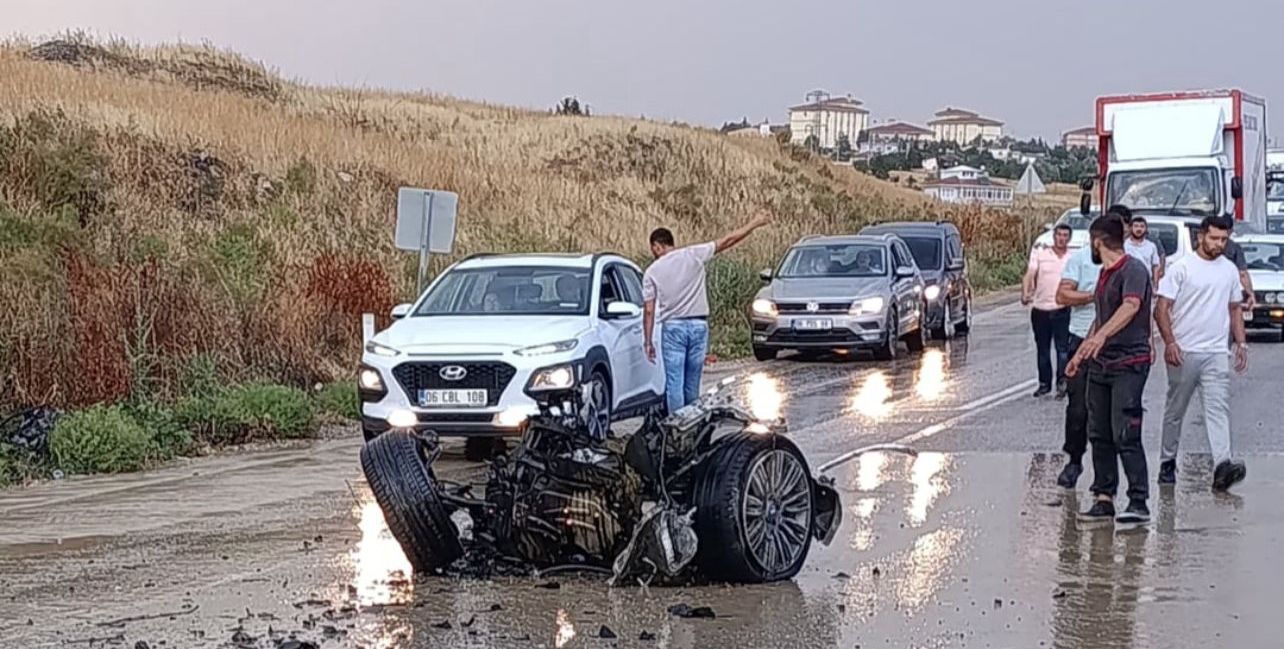 Ankara  Konya  yolunda  otomobil ile TIR çarpıştı; 1 ölü