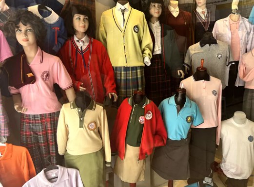 Okullarda serbest kıyafet uygulaması sona eriyor