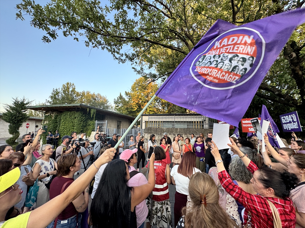 CHP Kadın Kolları, kadın cinayetlerini protesto etti