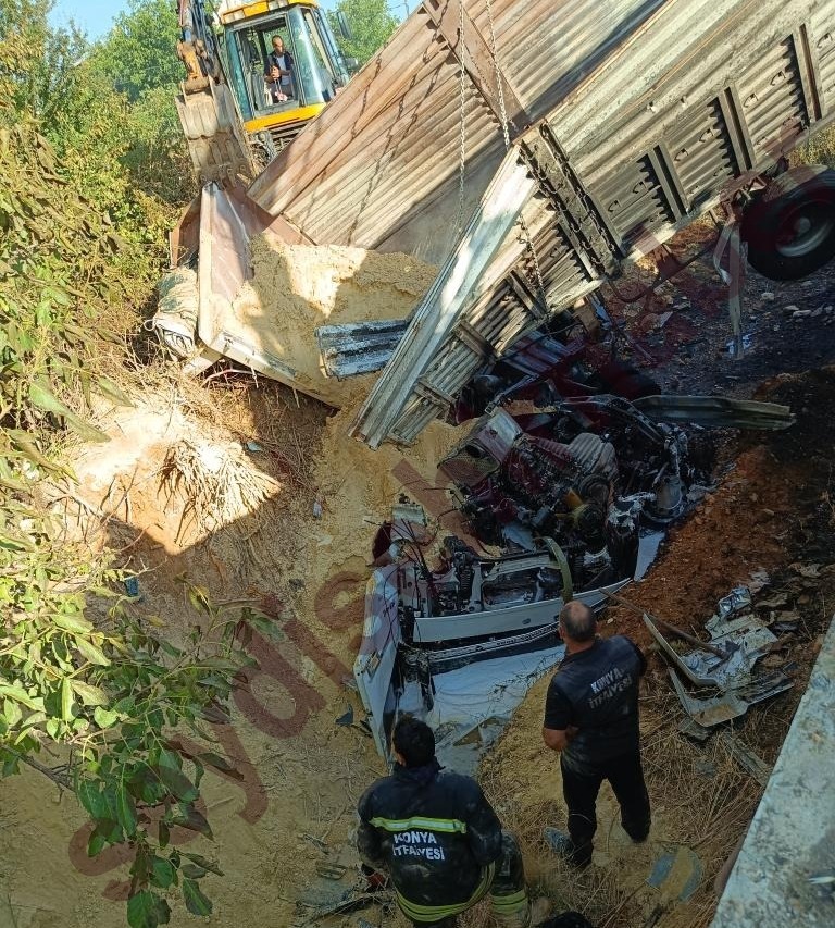  Doğanhisar'da Feci Trafik Kazası: 3 Kişi Hayatını Kaybetti