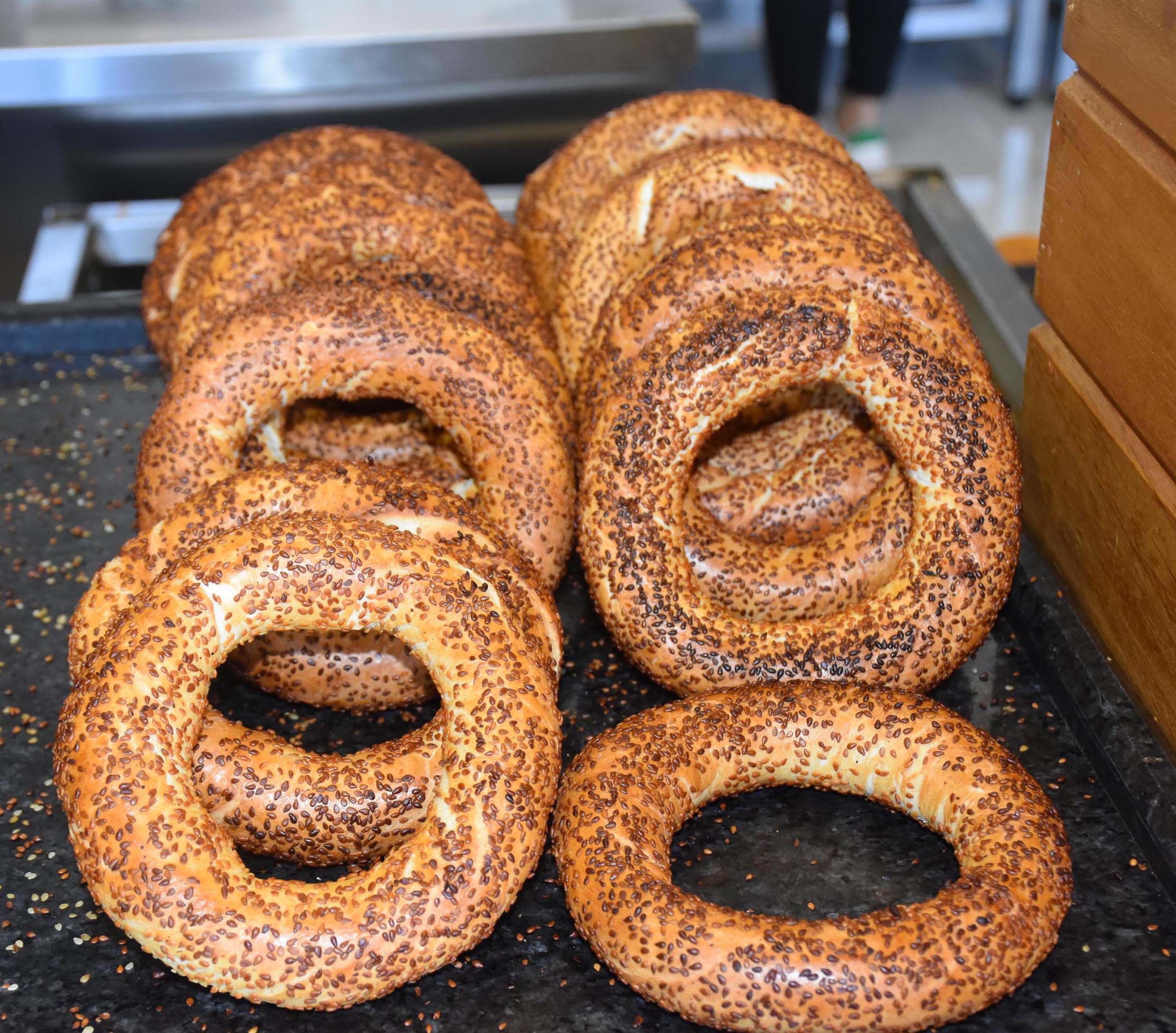 İzmir’de simit, 20 TL oldu