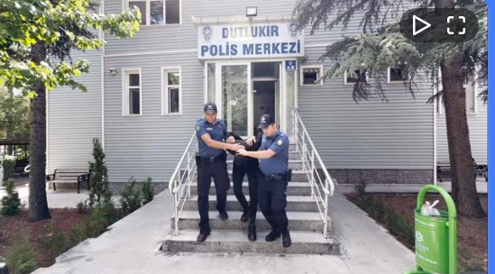 Konya'da Trafik Kavgasına Sert Müdahale: 4 Şüpheli Ters Kelepçeyle Adliyeye Sevkedildi
