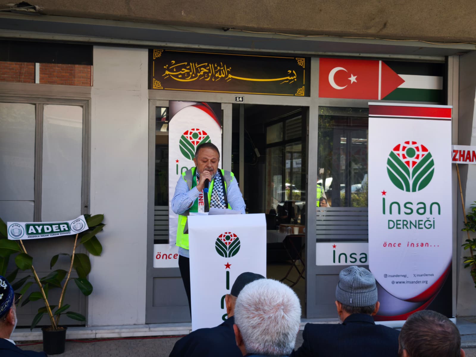 İnsan Derneği'nin Konya Dayanışma Ağı Büyüyor: Yeni Şube Dualarla Açıldı