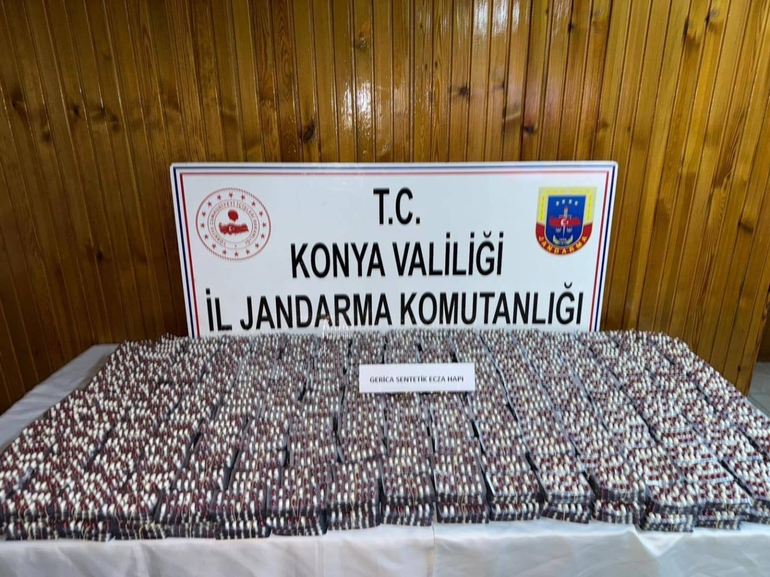 Konya Jandarmasından Zehir Tacirlerine Büyük Darbe: 1.7 Milyon TL’lik Uyuşturucu Ele Geçirildi!