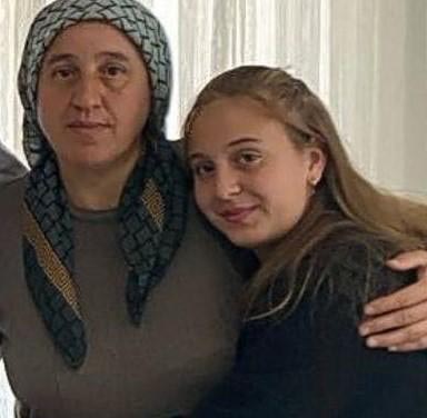 Otobüs kazasında ölen anne ve kızı son yolculuğuna uğurlandı
