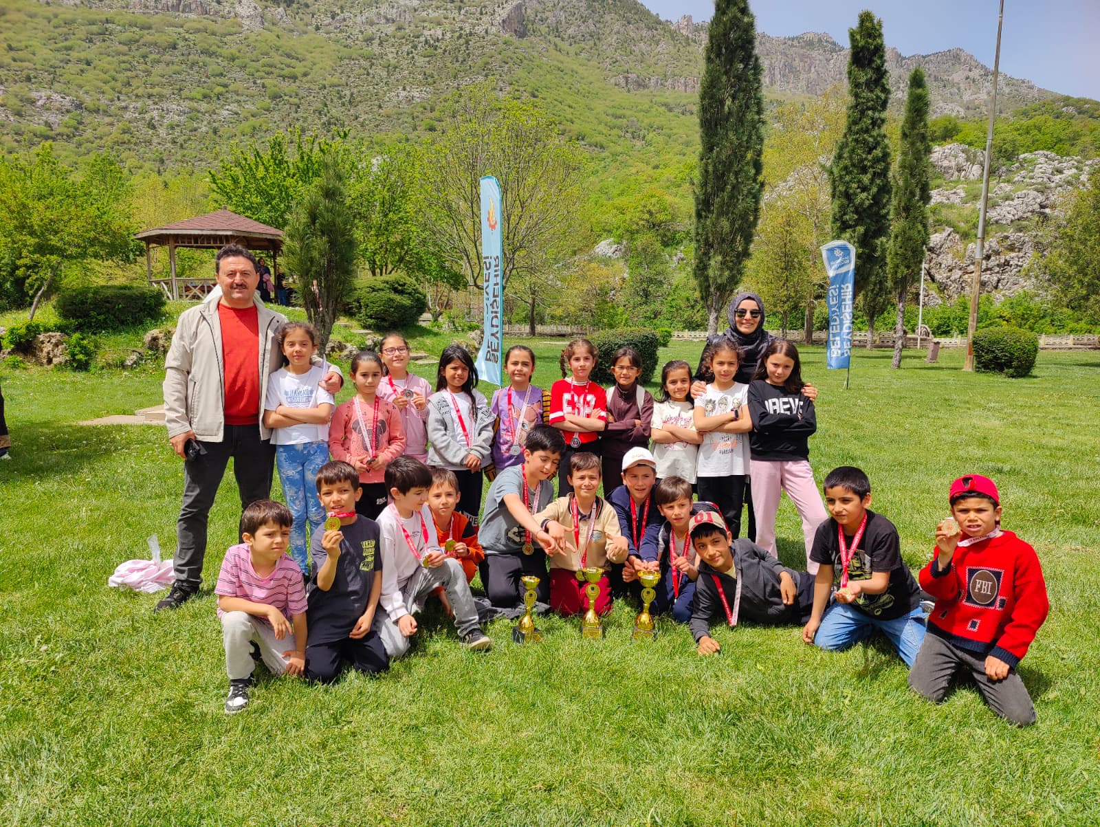 Seydişehir Atatürk İlkokulu Oryantiring Yarışmasına 3 Kupa ile Damgasını Vurdu