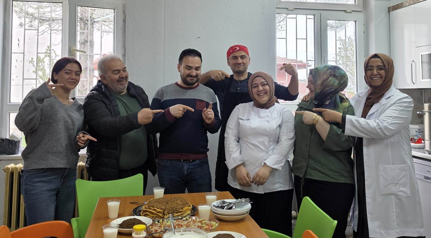 ESKİ ÖĞRENCİDEN VEFA ZİYARETİ 