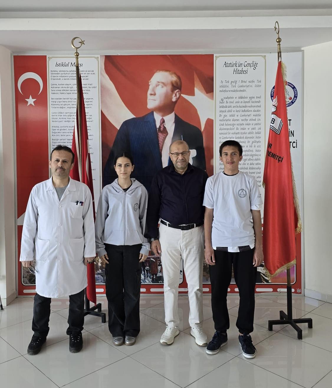SEYDİŞEHİR’DEN SİNGAPUR’A MATEMATİK KÖPRÜSÜ: ŞEHİT MUHSİN KİREMİTÇİ FEN LİSESİ DÜNYA FİNALLERİNDE!