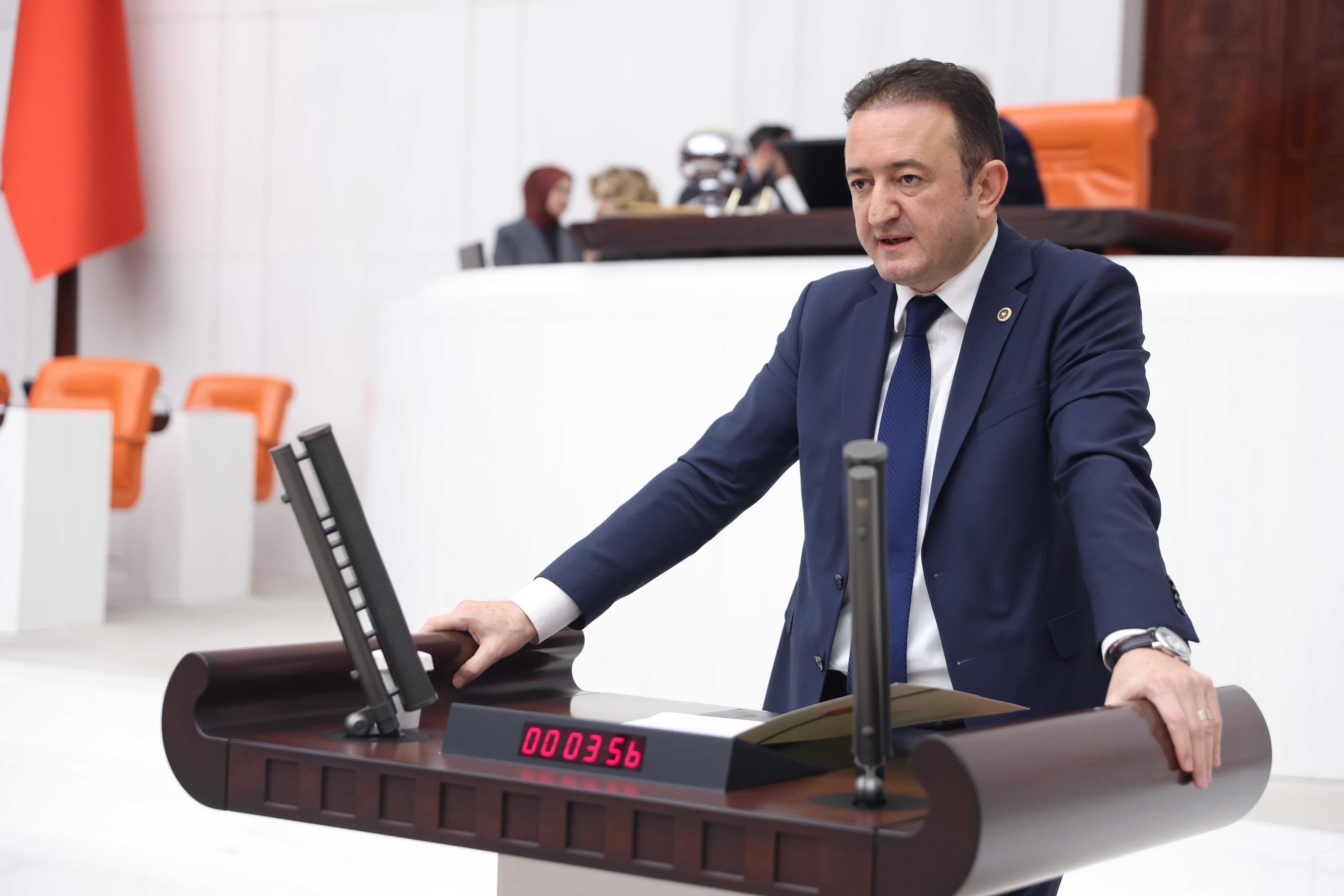 CHP’li Barış Bektaş’tan iktidara uyarı: İş dünyasının ihtiyacı propaganda değil, güven veren ekonomik adımların atılmasıdır
