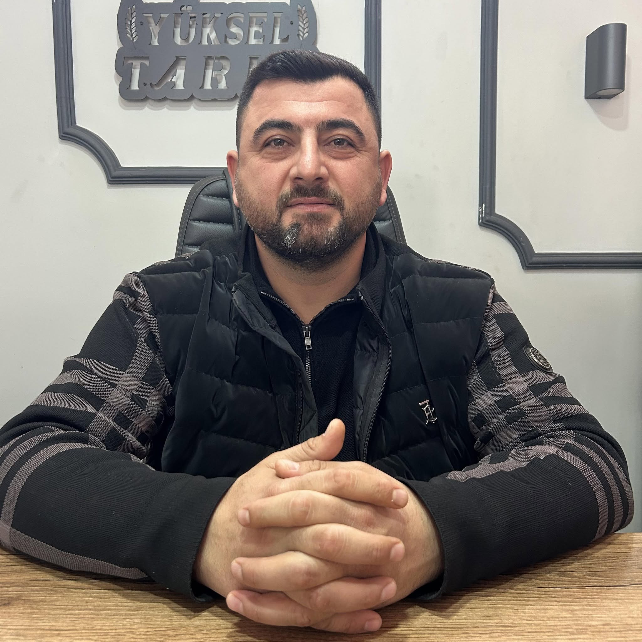 Ziraat  Mühendisi  Mustafa  YÜKSEL