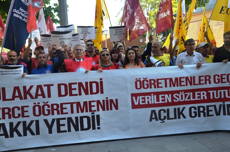 Öğretmenler, taleplerinin yasalaşmasını istiyor