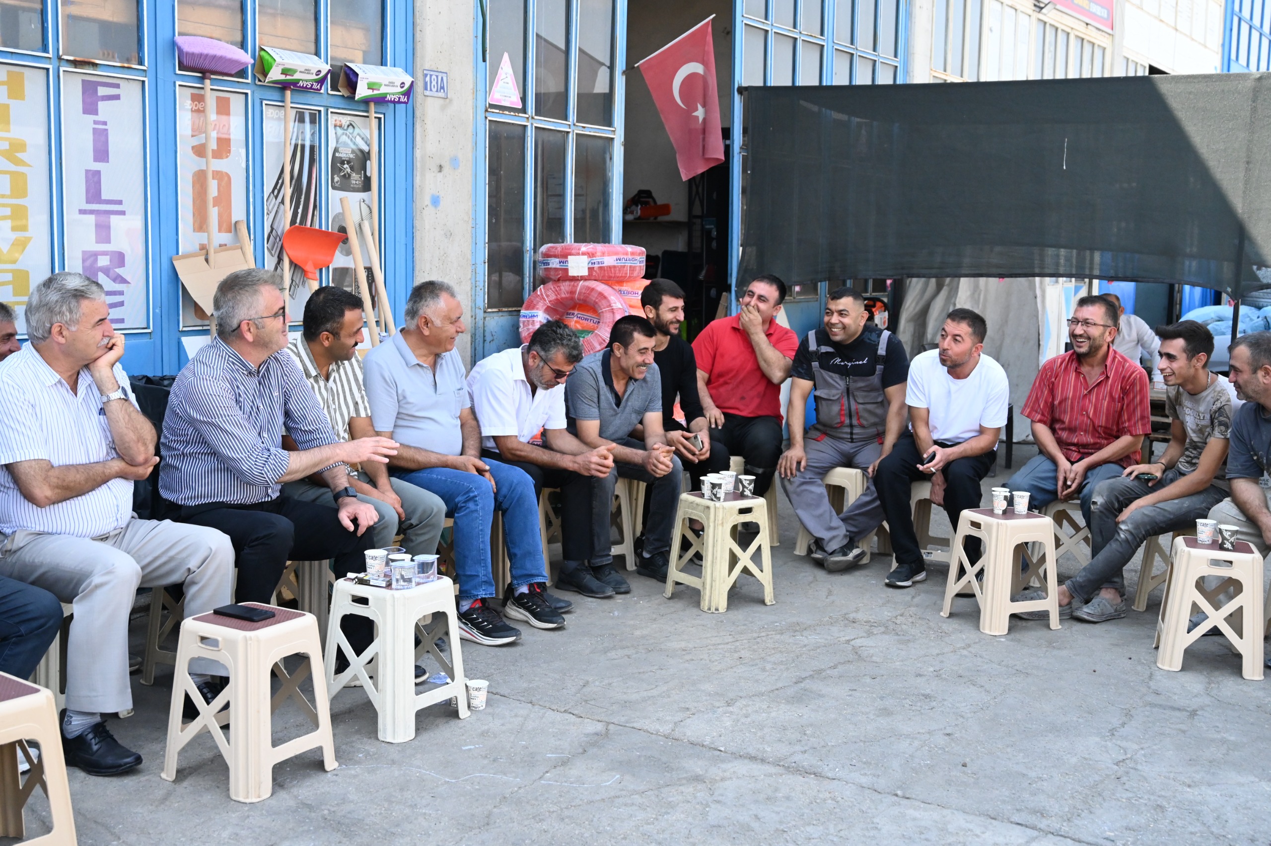 Başkan Ustaoğlu, Yeni Oto Sanayi Esnafıyla Kahvaltıda Buluştu