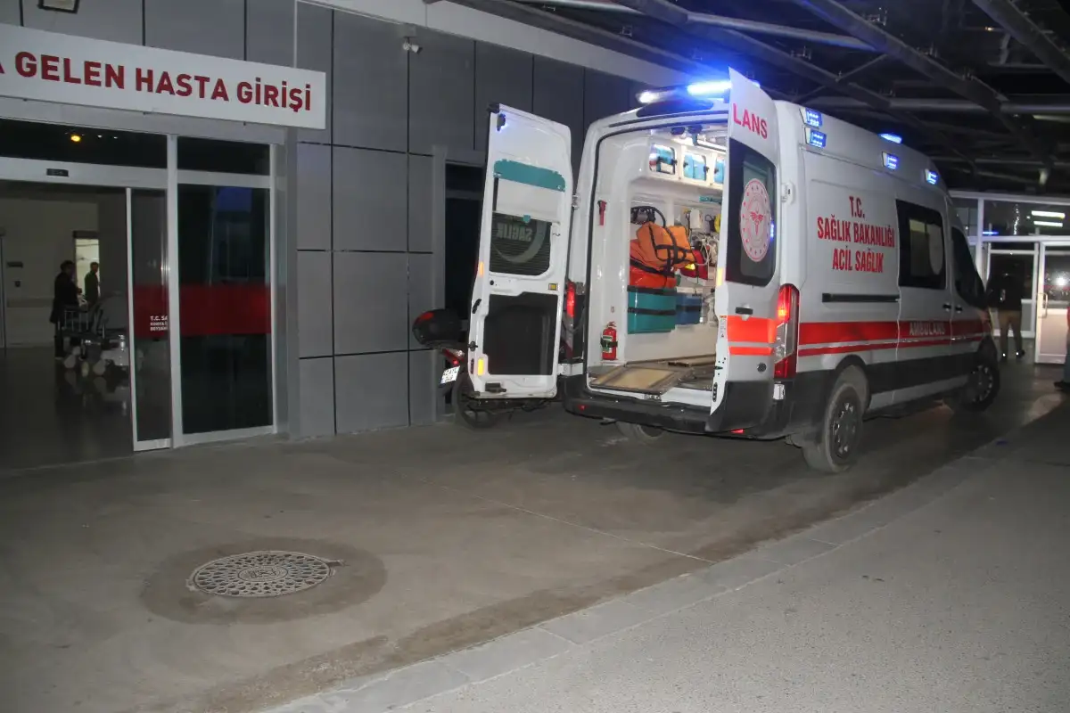Beyşehirde Asker Eğlencesinde Bıçaklı Kavga: 17 Yaşındaki Genç Yaralandı
