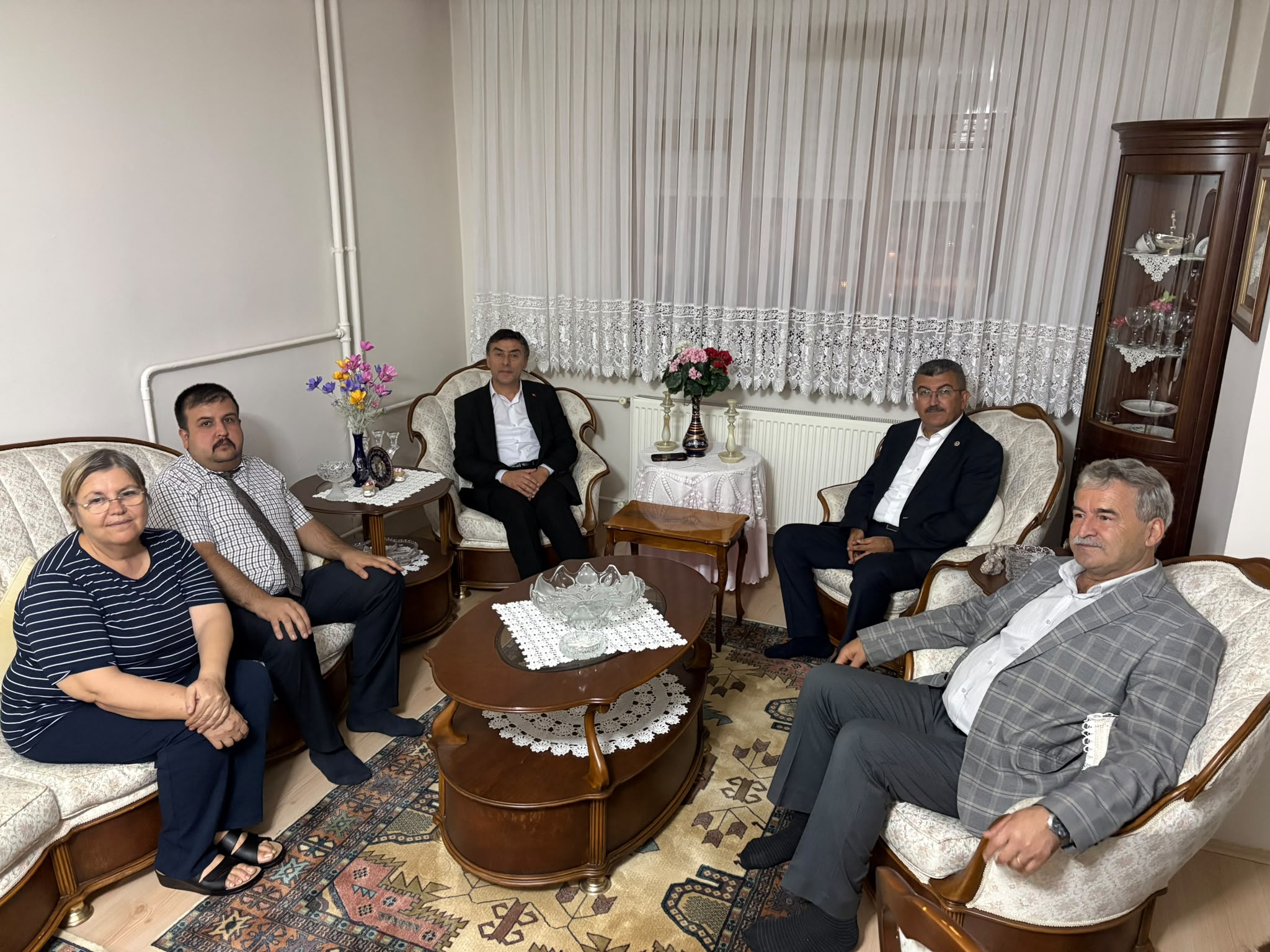 Ak Parti Milletvekili Hasan Ekici Seydişehir Şehit Ailesini ziyaret etti.