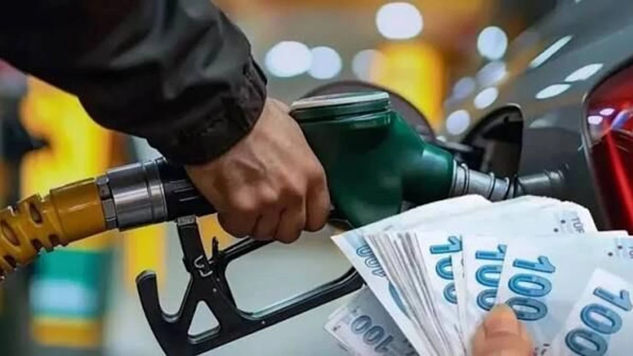 Akaryakıtta bu gece büyük zam beklentisi: Benzin 12,47 TL artabilir