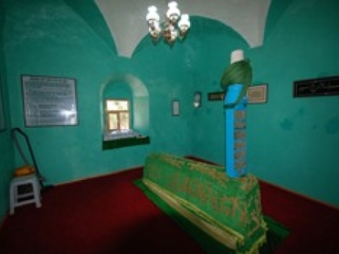 Memiş-Efendi-Sandukası.jpg
