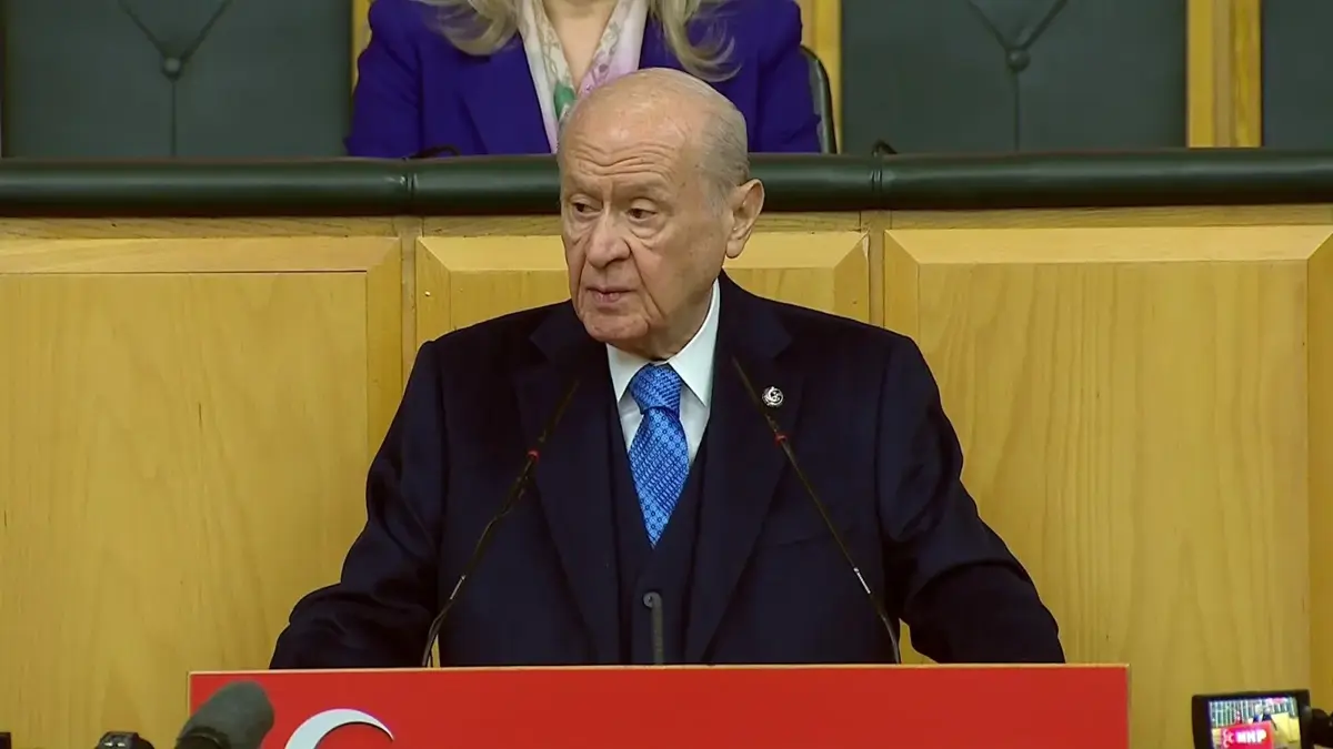 Bahçeli'den "Arınma ve Temiz Siyaset" Vurgusu: Kim Olursa Olsun Üzerine Gidilmeli