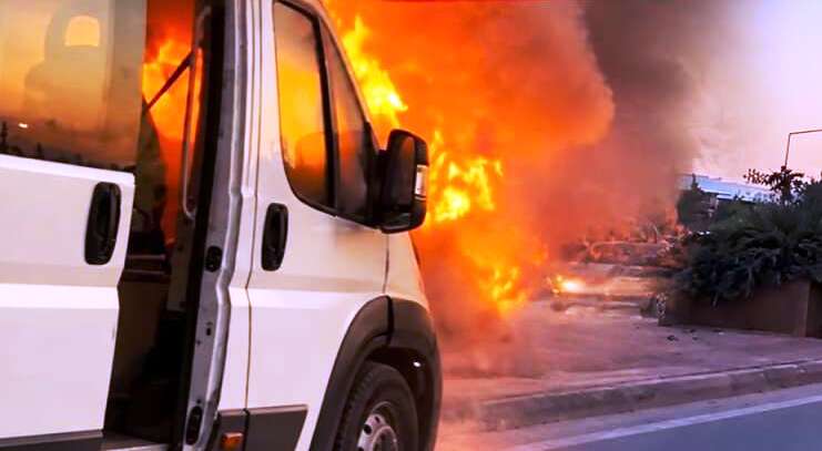Konya'da Akşam Saatlerinde Servis Minibüsünde Yangın Paniği