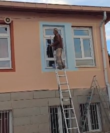 Seydişehir Dikilitaş Mahallesinde MEB ve  Muhtarlık işbirliği ile Okul Tadilatı Başladı