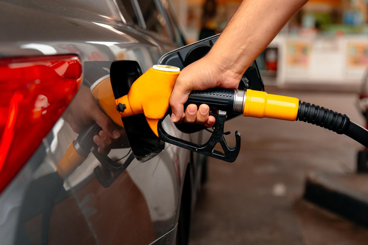 Benzine Bu Gece Yarısı İndirim Geliyor