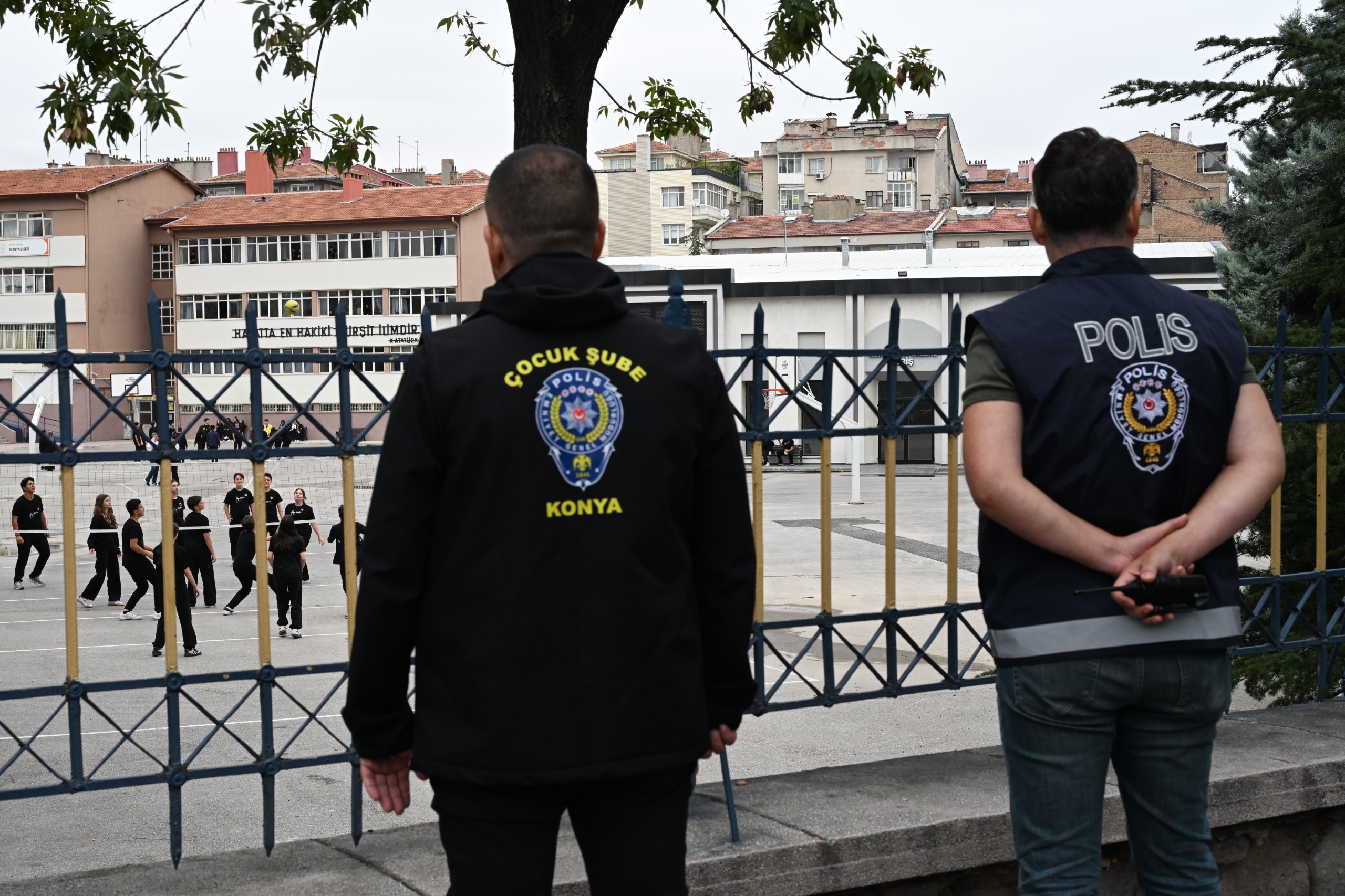 Konya'da Okul Çevrelerinde Sıkı Denetim: Geleceğimizin Teminatı Çocuklar Güvende!