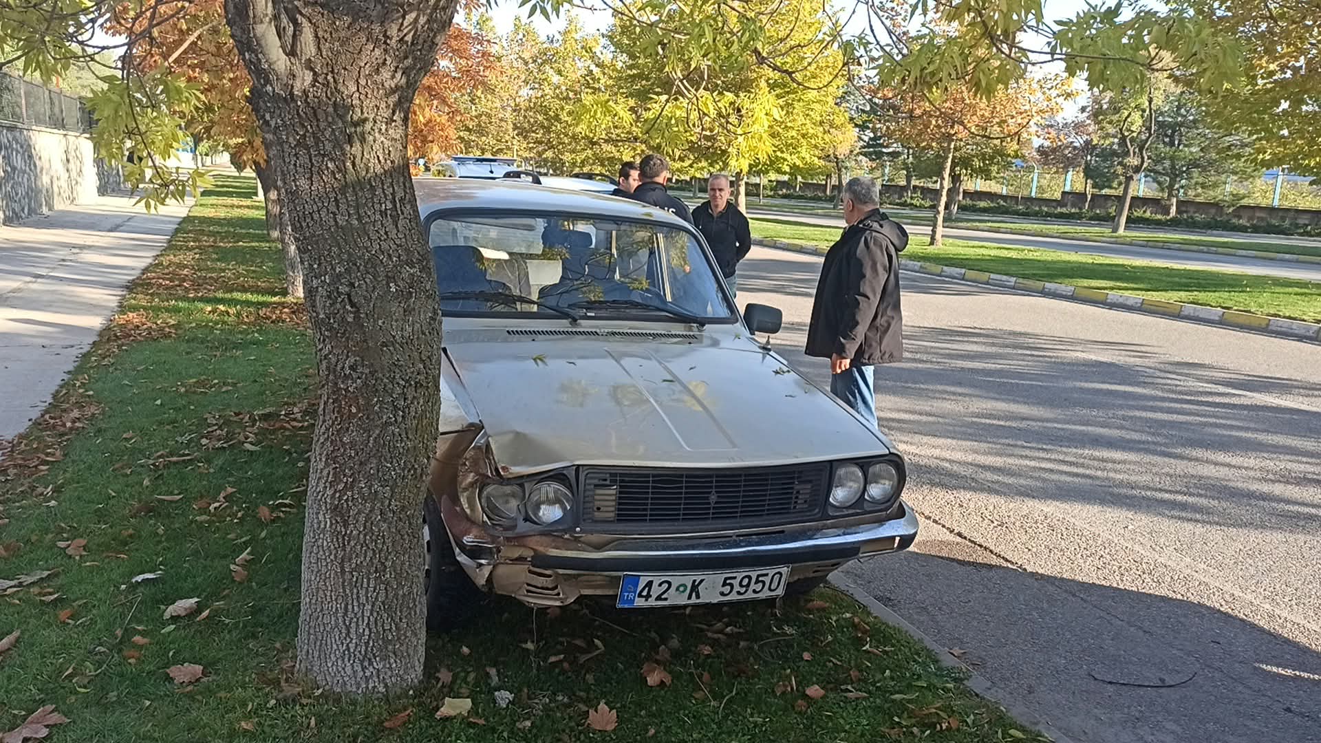 Seydişehir’de Otomobil Ağaca Çarptı: 1 Yaralı