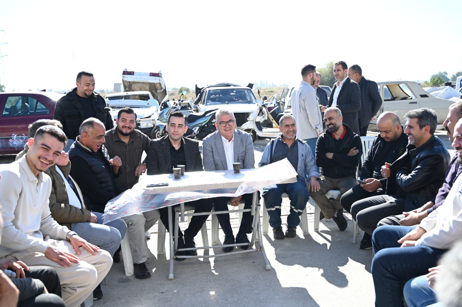 BAŞKAN USTAOĞLU, SANAYİDE GENÇLERLE KAHVALTIDA BULUŞTU