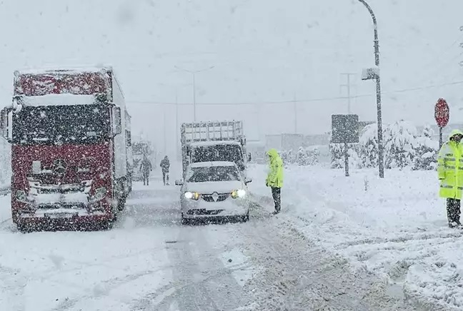 6 ilde ağır taşıtların trafiğe çıkışı yasaklandı