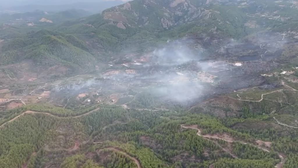 ANTALYA - Ormanlık alanda çıkan yangına müdahale sürüyor