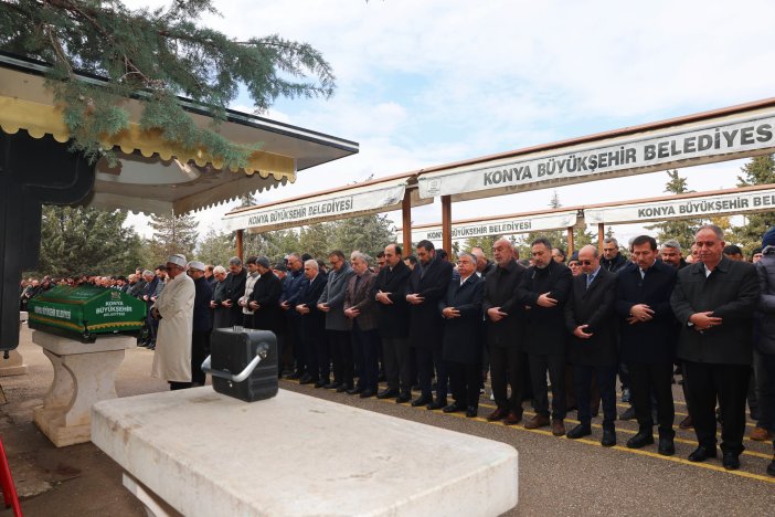 Ayşe Türkmenoğlu’nun eşi Avukat Bünyamin Türkmenoğlu son  yolculuğuna  uğurlandı.