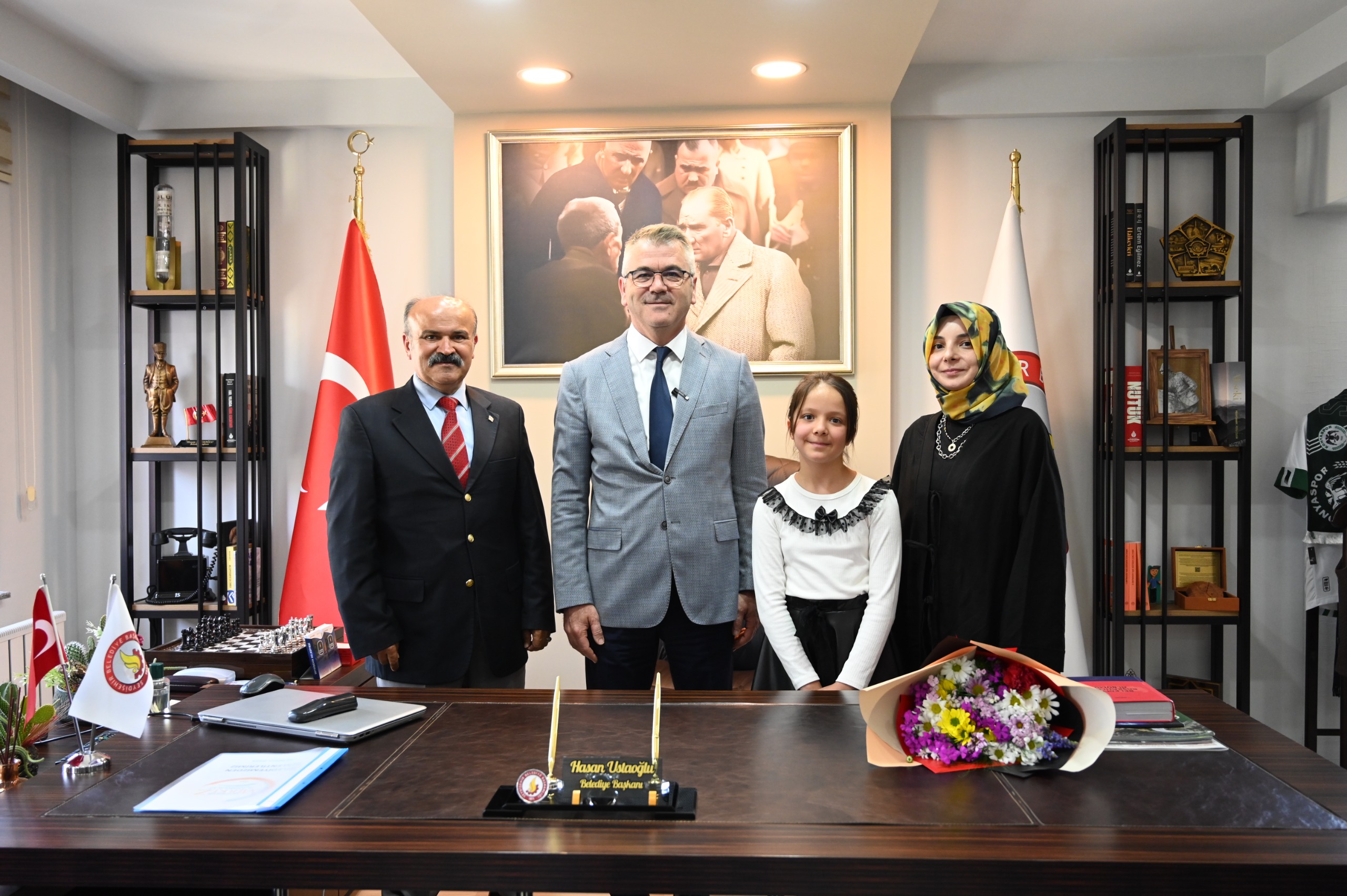 BELEDİYE BAŞKANI AHTER MİNE PEKMEZCİ