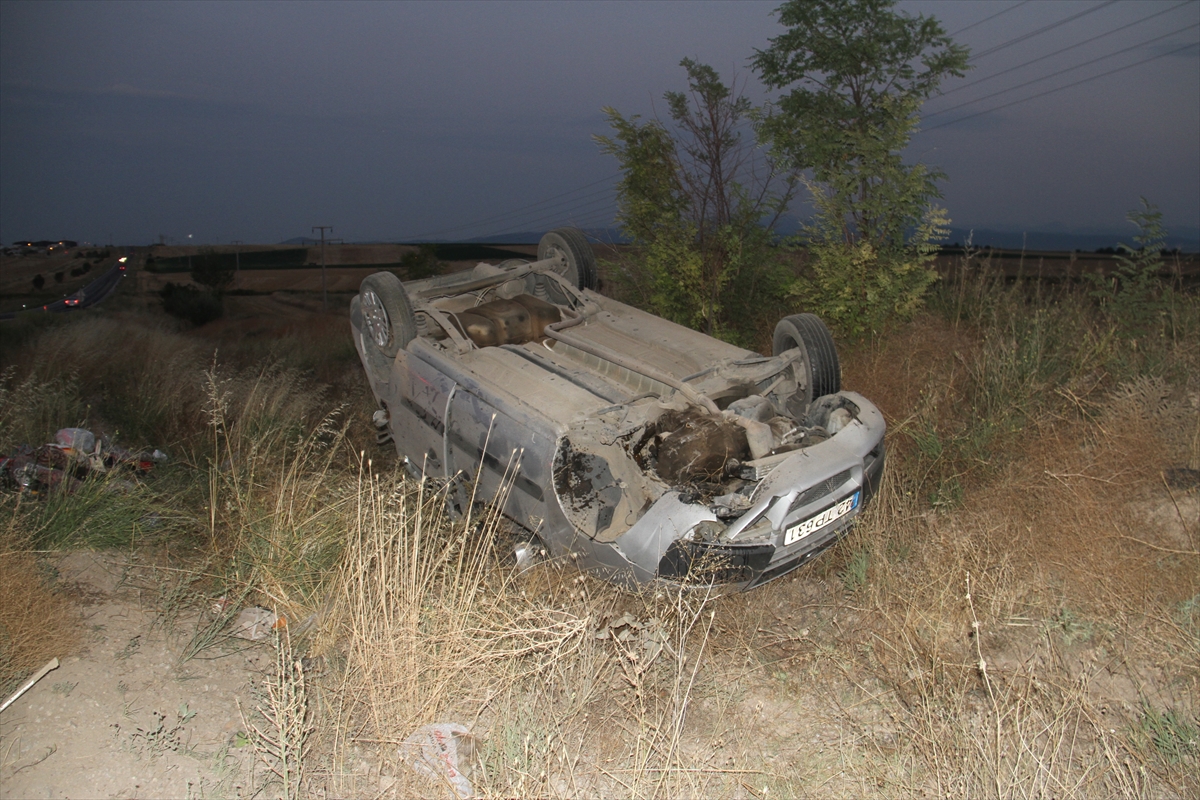 Beyşehir'e devrilen hafif ticari araçtaki 6 kişi yaralandı