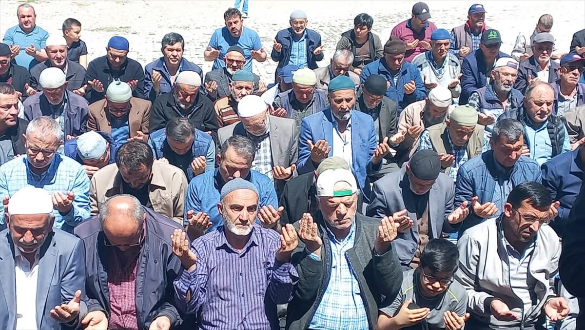 Beyşehir'in iki mahallesinde yağmur ve şükür duası