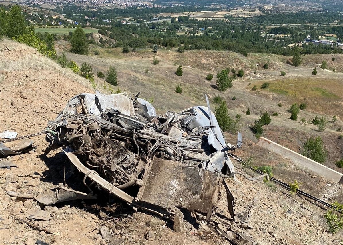 Çankırı'da tırdan düşen beton blokun çarptığı otomobilin sürücüsü öldü