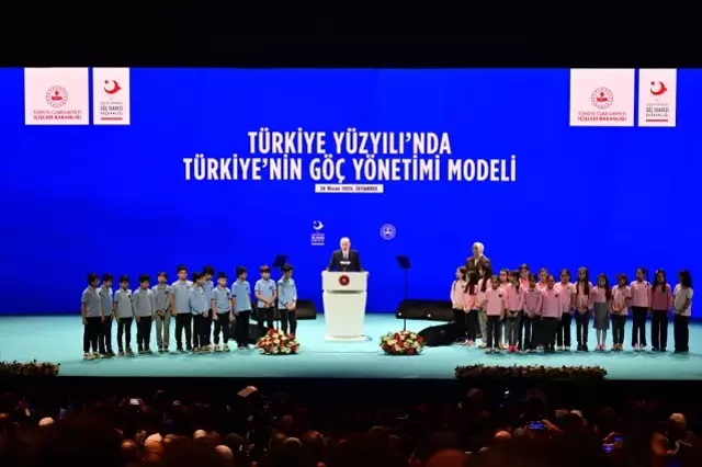 Cumhurbaşkanı Erdoğan: Türkiye'de 4 milyon 33 bin göçmen var