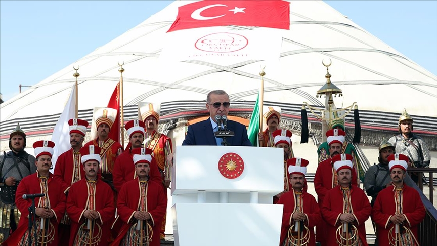 Cumhurbaşkanı Erdoğan: Vatanımıza yönelik senaryoları yırtıp atarak yolumuza devam ediyoruz