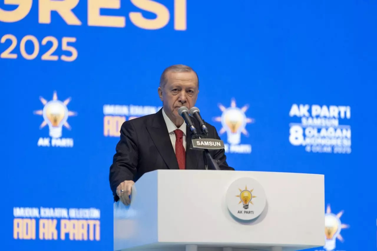 Cumhurbaşkanı Erdoğan: 'Ya silahlarını gömecekler ya toprağa gömülecekler'