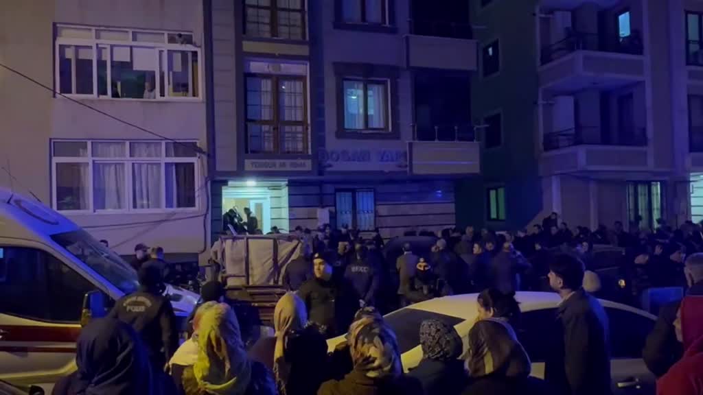 İSTANBUL - Eyüpsultan'da aynı aileden 4 kişi silahla vurularak öldürüldü