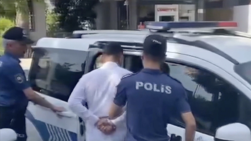Kadıköy'de ambulansın önünü kesen motosikletin sürücüsü tutuklandı