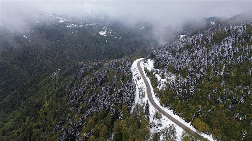 Kastamonu'da sonbahar ve kış aynı karede buluştu