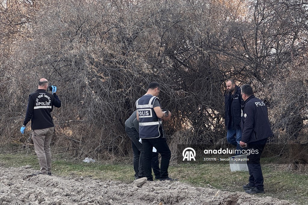 Kayseri'de boş arazide 3 kişi baygın, 1 kişi ölü bulundu